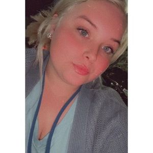 Meet your Posher, Adriana